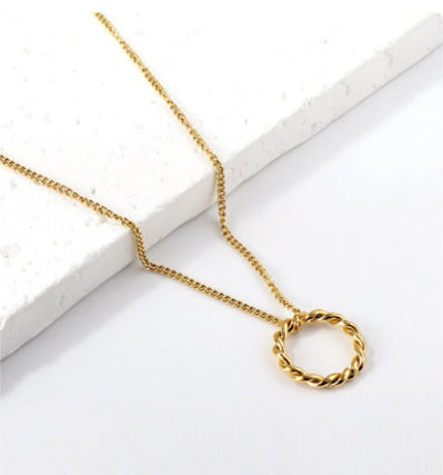 Women's Minimalist Twist Necklace